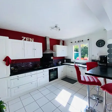 Casa Bords De Loire Holiday home Murs-Erigne